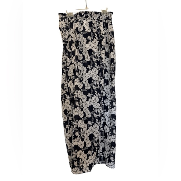 NWT J Crew Convertible beach sarong magnolia floral Sz Medium Navy/White coverup - Picture 3 of 10